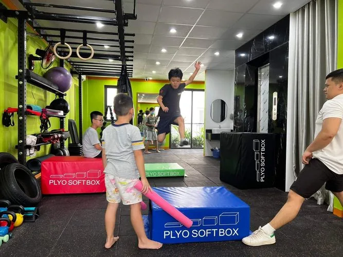 FitCity Minh Khai — Khu chờ phụ huynh